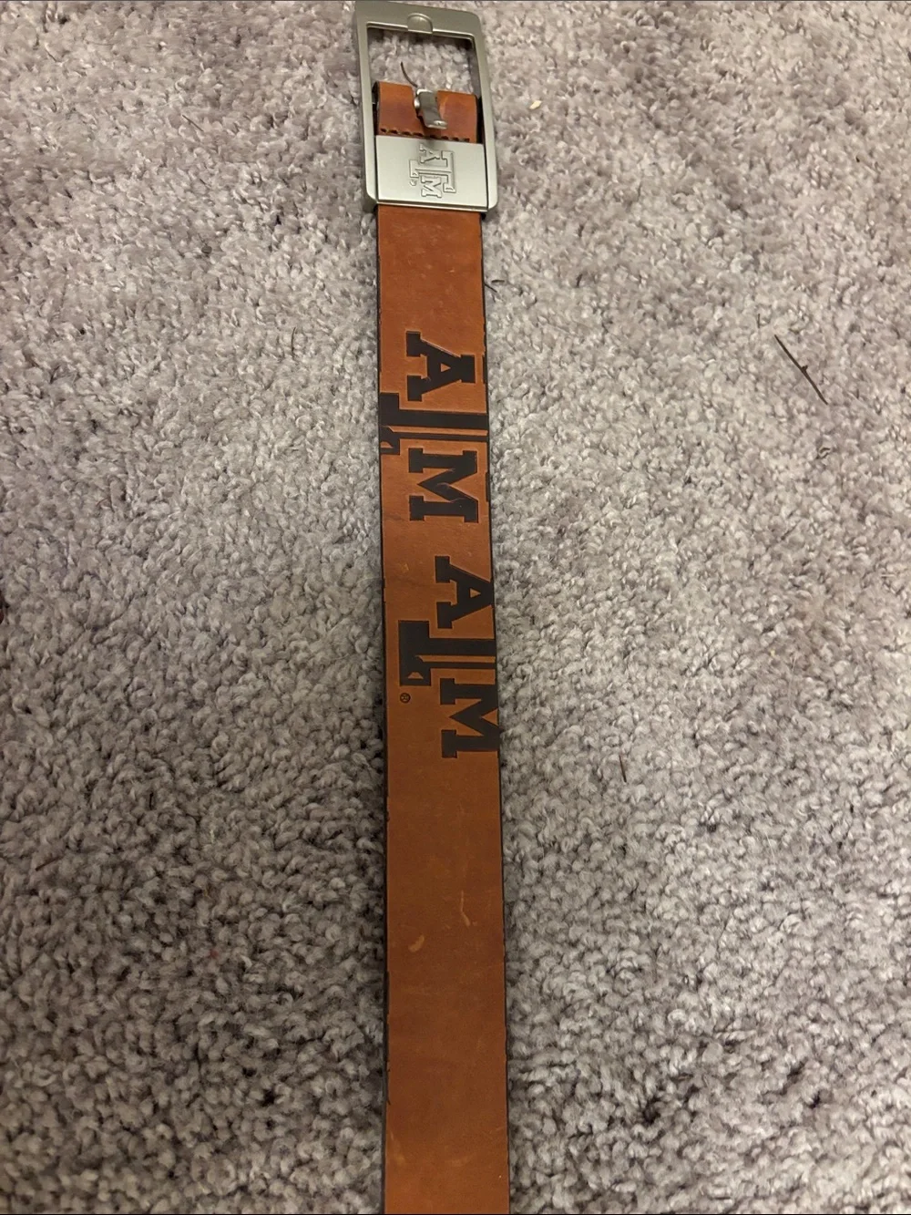 Traces A &M size small belt